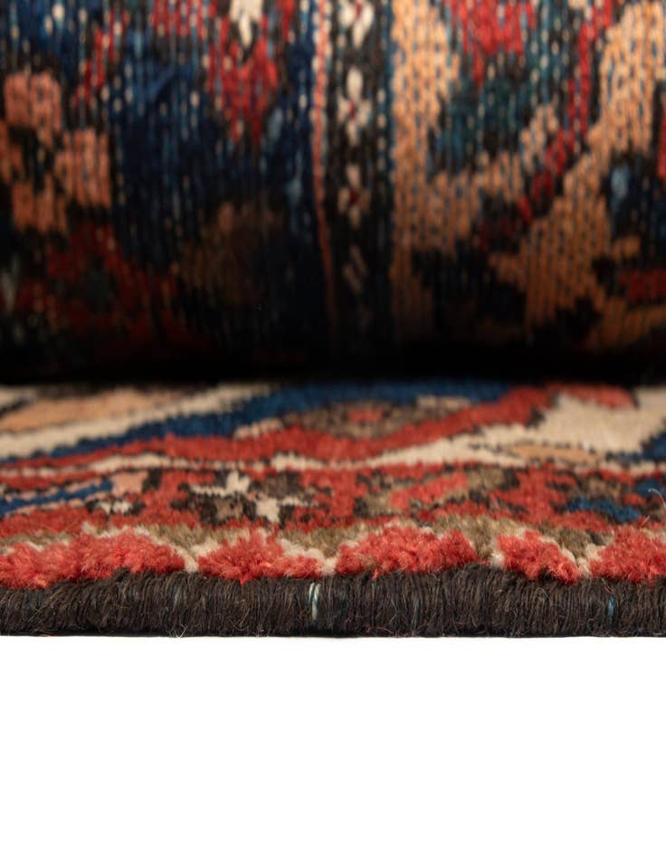 Detail image of 6' 9 x 10' 1 Bachtiar Wool Rug