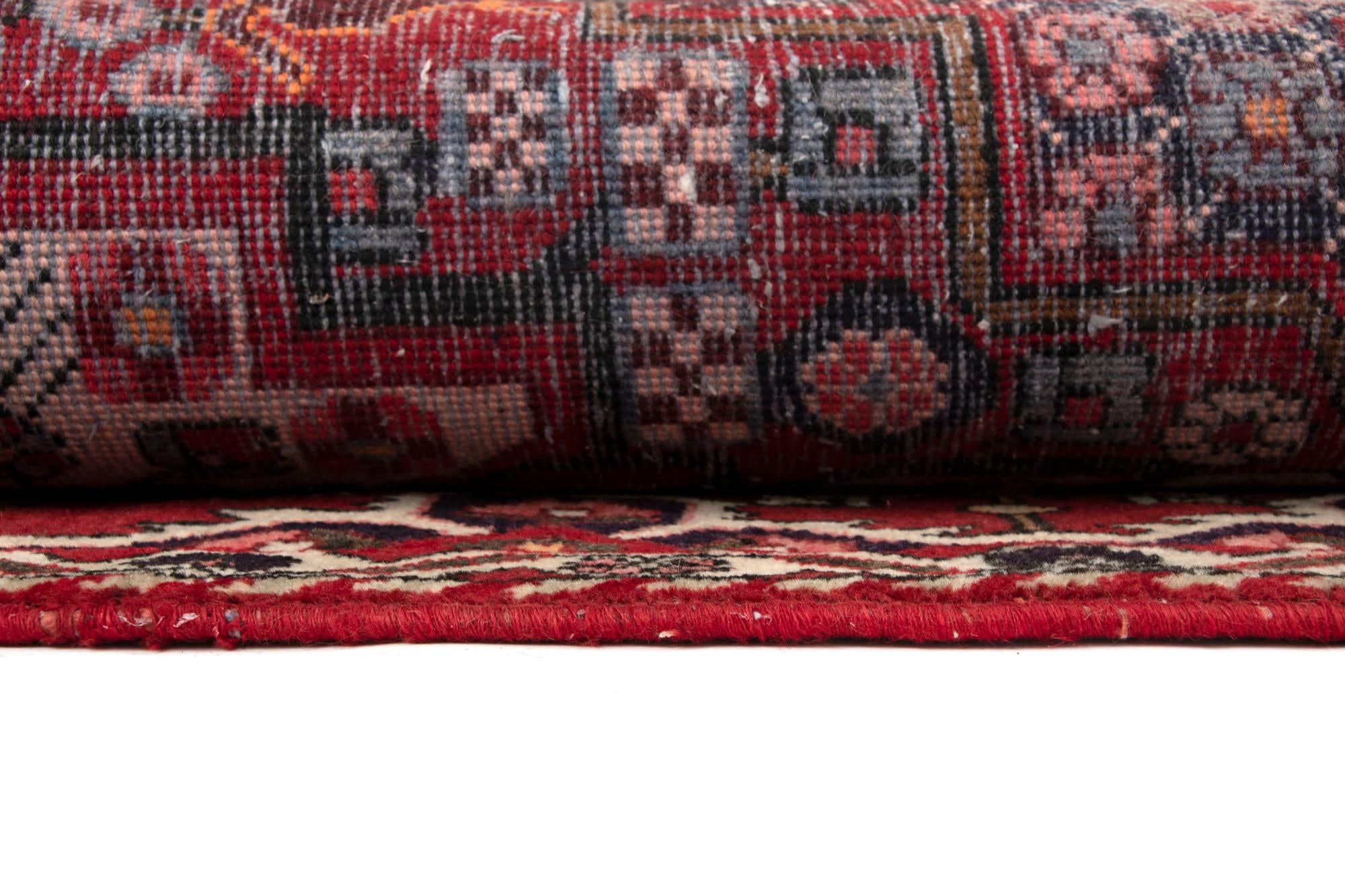 5' 1 x 6' 11 Hand Knotted Bachtiar Persian Wool Rug