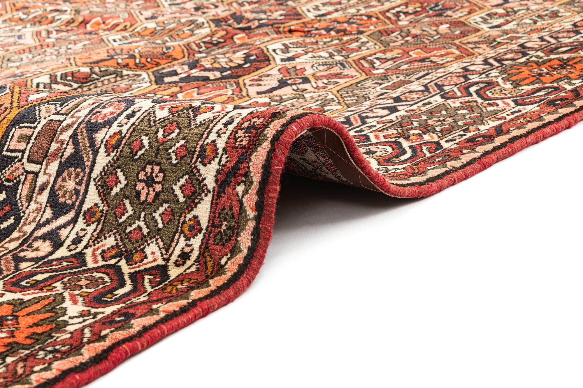 6' 11 x 10' 7 Bachtiar Rug