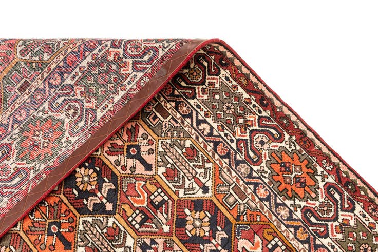 Detail image of 6' 11 x 10' 7 Bachtiar Rug