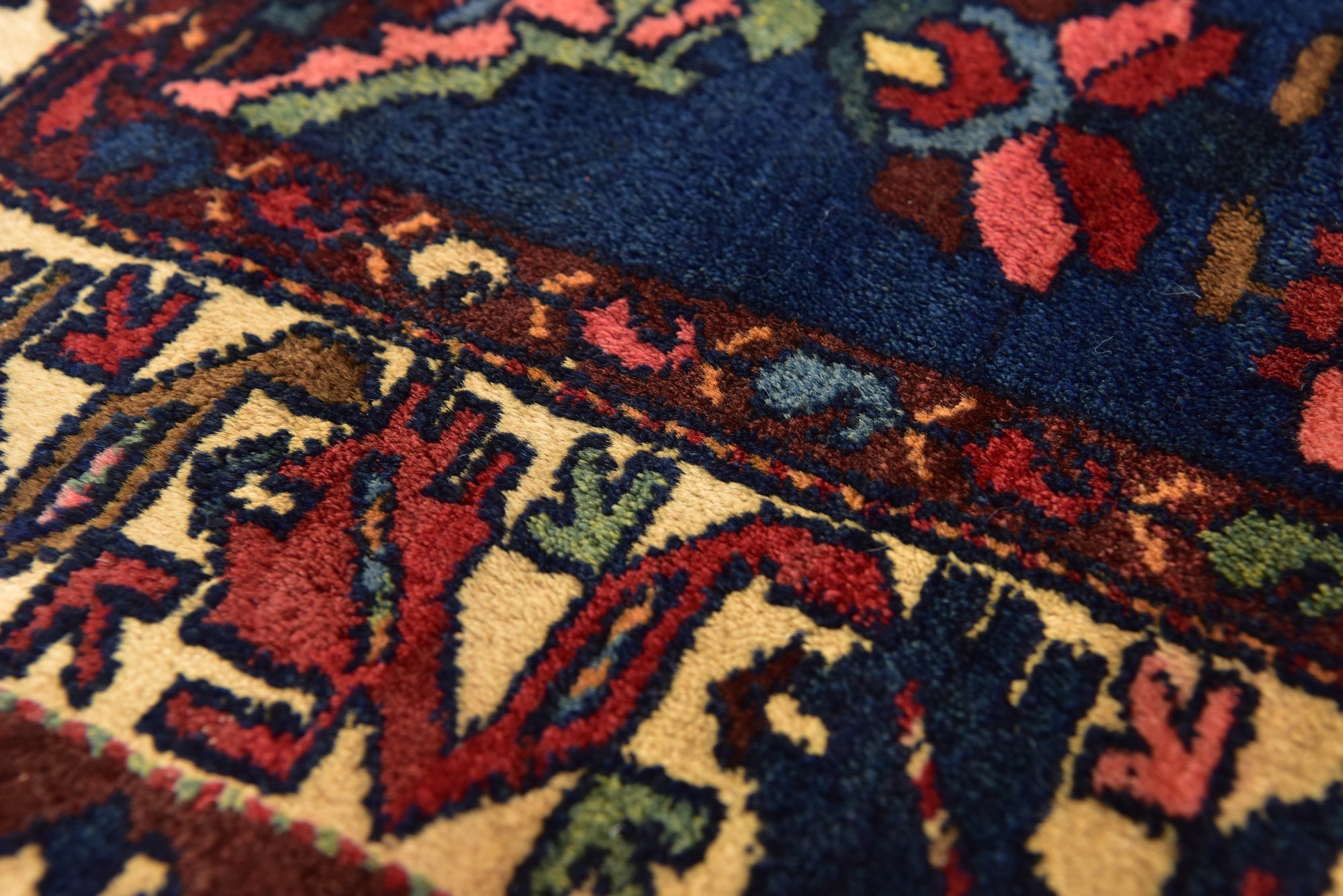 Detail image 7 of 13: 5' x 7' 4 Hand Knotted Bakhtiar Persian Wool Rug