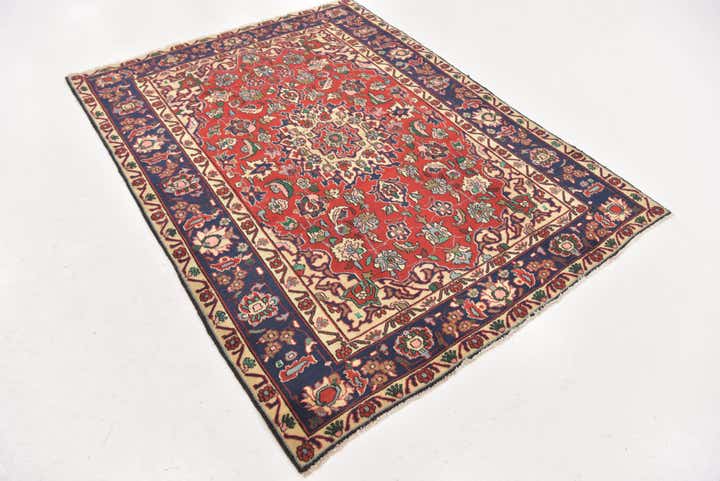 4' 10 x 6' 6 Hand Knotted Bakhtiar Persian Wool Rug
