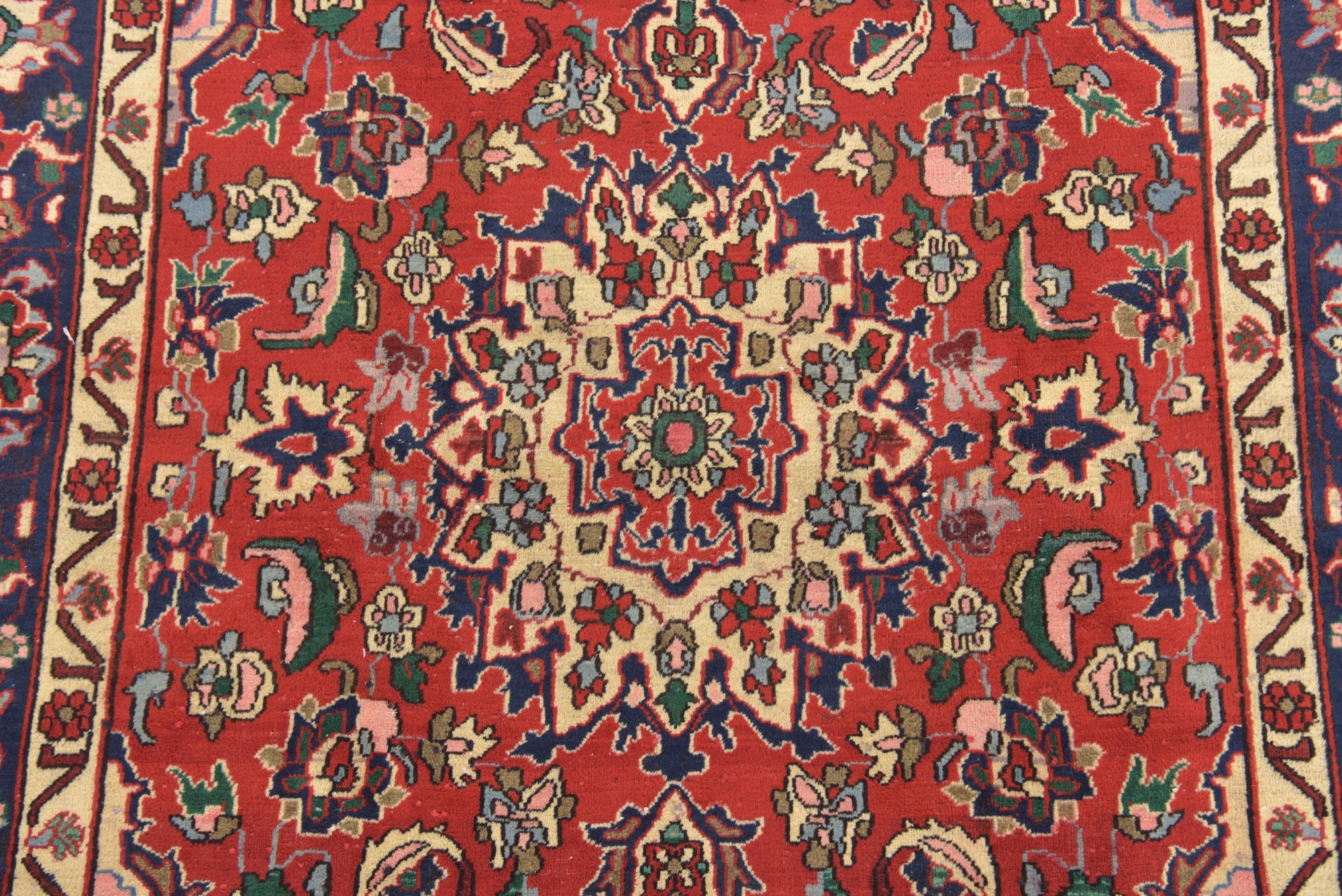 4' 10 x 6' 6 Hand Knotted Bakhtiar Persian Wool Rug