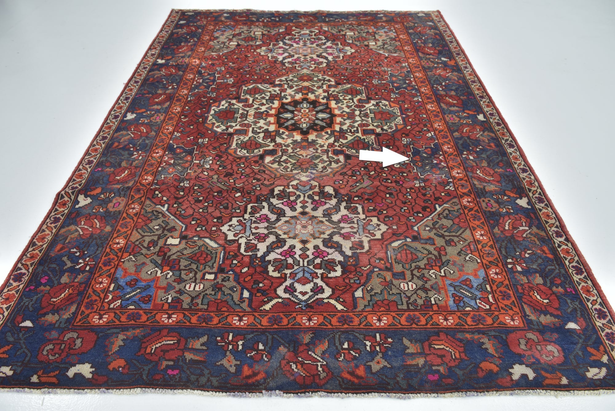 7' x 10' Hand Knotted Bakhtiar Persian Wool Rug