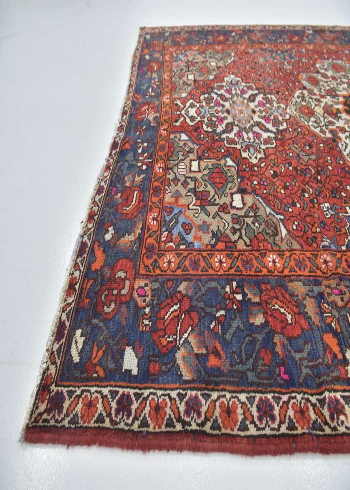 7' x 10' Hand Knotted Bakhtiar Persian Wool Rug