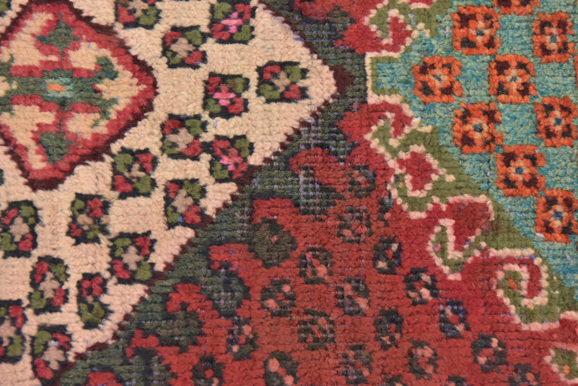 3' 6 x 5' 3 Hand Knotted Bakhtiar Persian Wool Rug