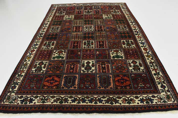 6' 10 x 10' Hand Knotted Bakhtiar Wool Rug