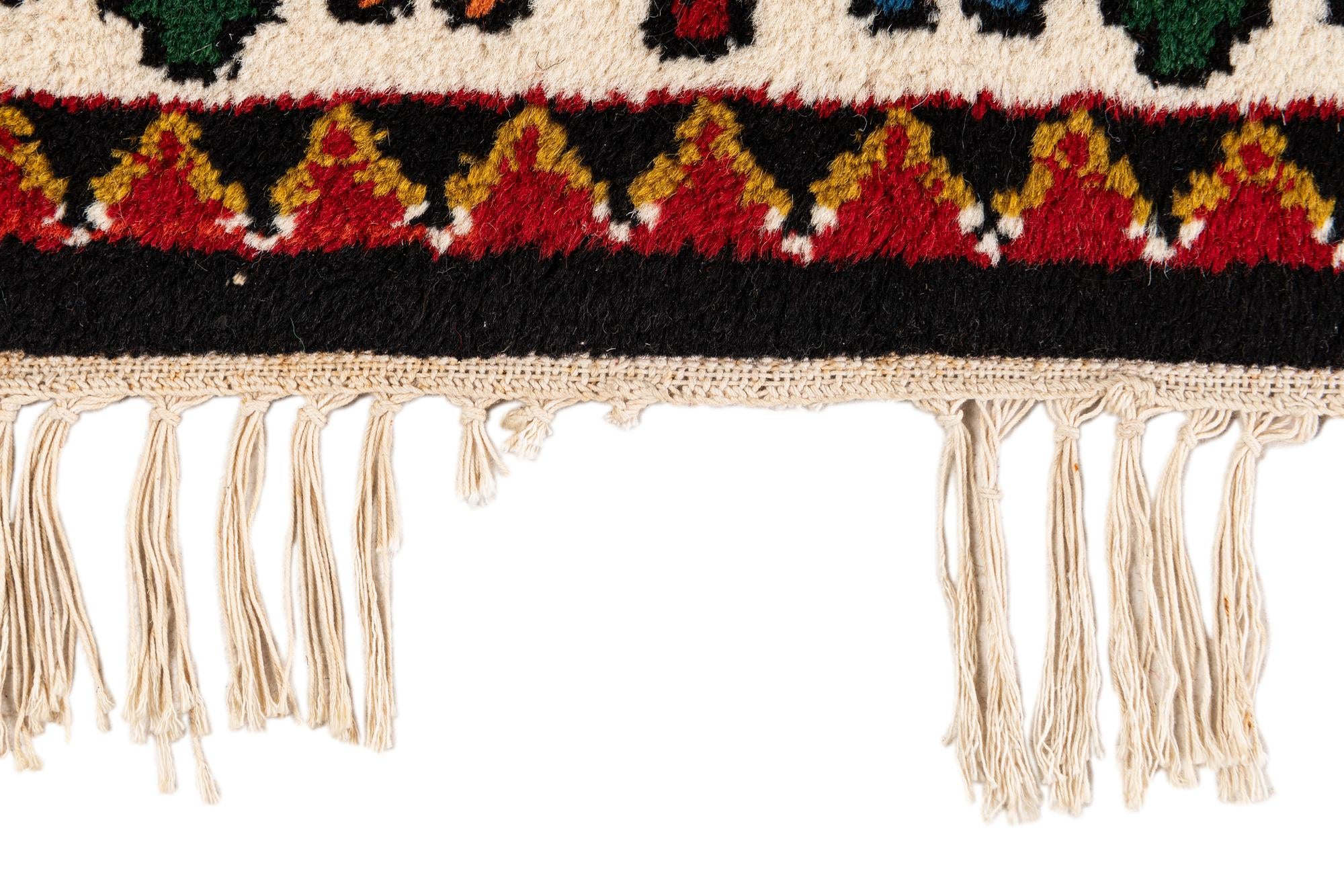 4' 6 x 6' 7 Hand Knotted Bakhtiar Wool Rug