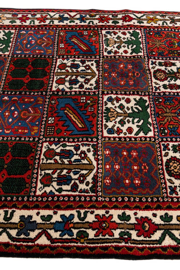 Detail image of 4' 6 x 6' 7 Hand Knotted Bakhtiar Wool Rug