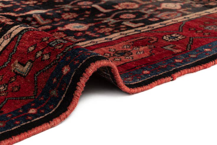 Detail image of 4' 5 x 6' 4 Bidjar Rug