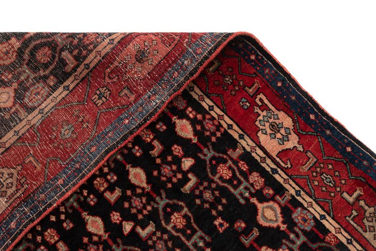 Detail image of 4' 5 x 6' 4 Bidjar Rug