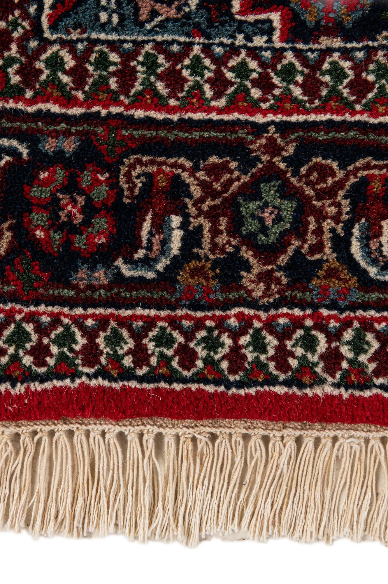 2' 11 x 5' 6 Hand Knotted Bidjar Wool Rug