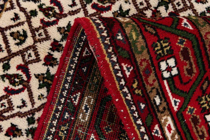 5' 8 x 7' 10 Hand Knotted Bidjar Wool Rug