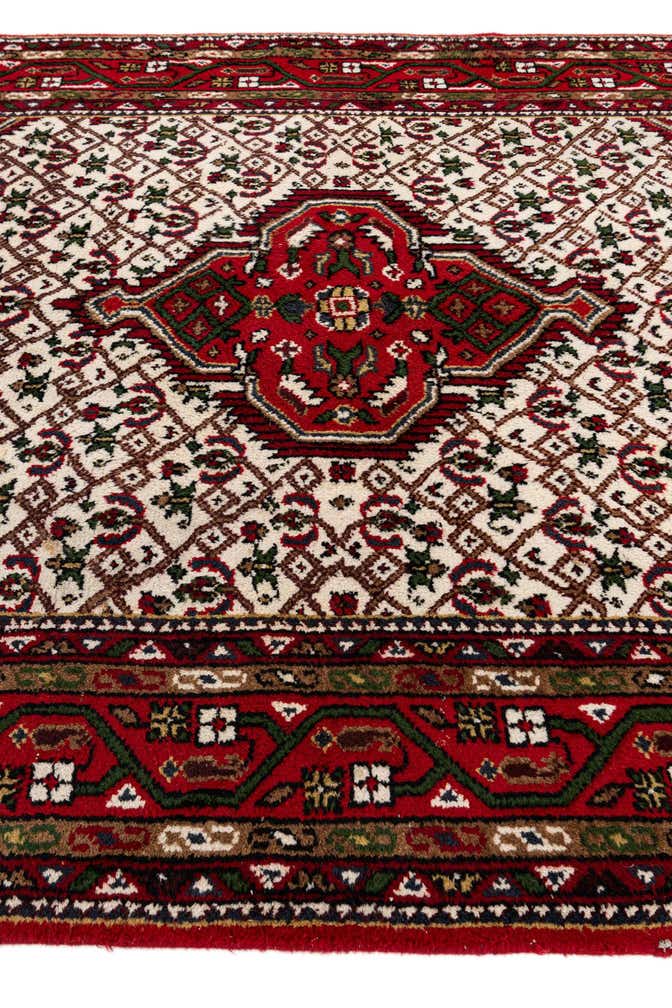 5' 8 x 7' 10 Hand Knotted Bidjar Wool Rug