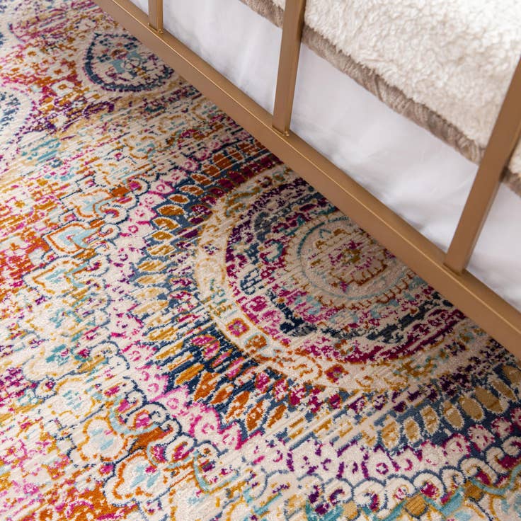 Detail image of 9' x 11' 6 Budapest Rug