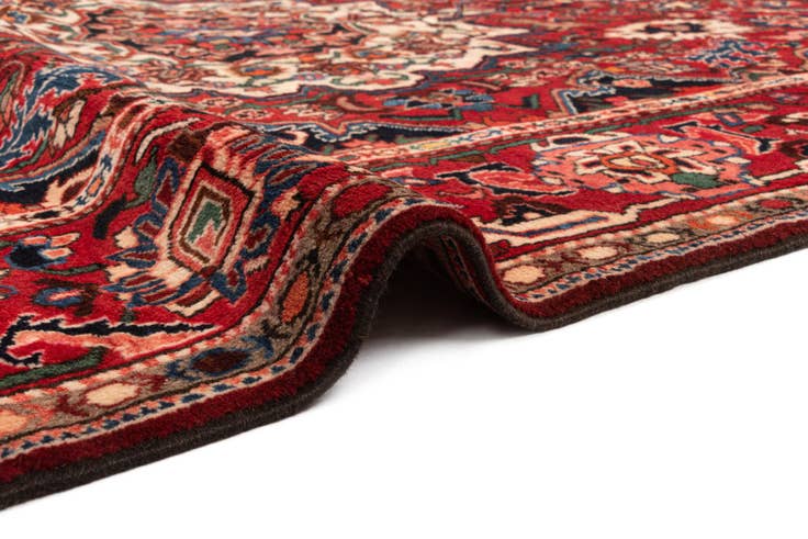 Detail image of 7' x 9' 9 Darjazin Wool Rug