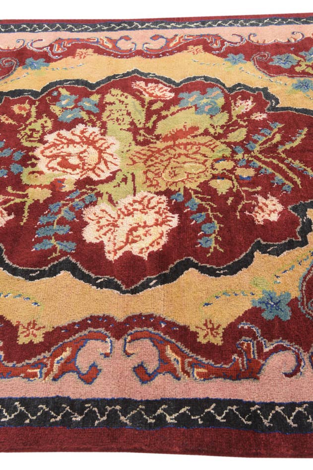 Detail image of 6' 5 x 9' 9 Hand Knotted Darya Rug