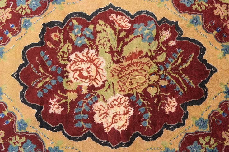 Detail image of 6' 5 x 9' 9 Hand Knotted Darya Rug