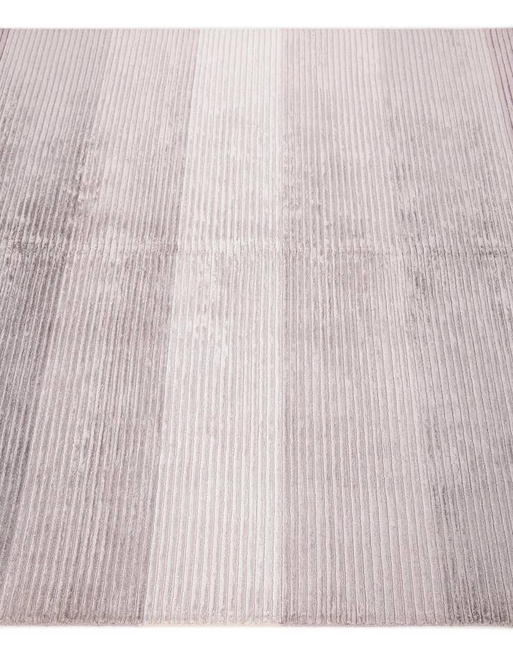 Detail image of 5' 6 x 8' Darya Rug