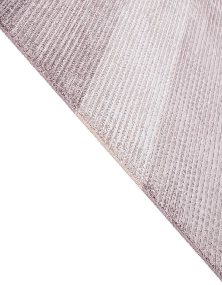 Detail image of 5' 6 x 8' Darya Rug