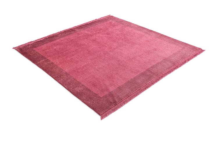 Detail image of 4' 10 x 5' Darya Rug