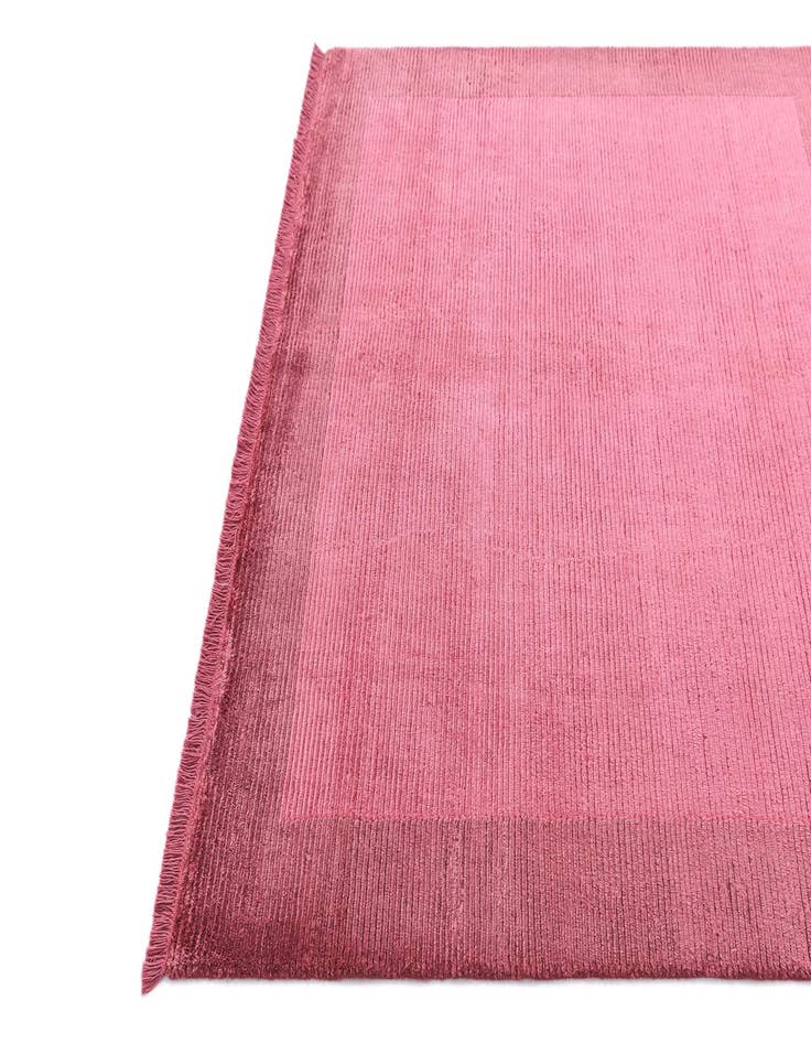 Detail image of 4' 10 x 5' Darya Rug