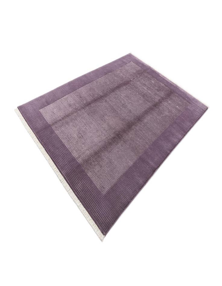 Detail image of 5' 6 x 8' Darya Rug