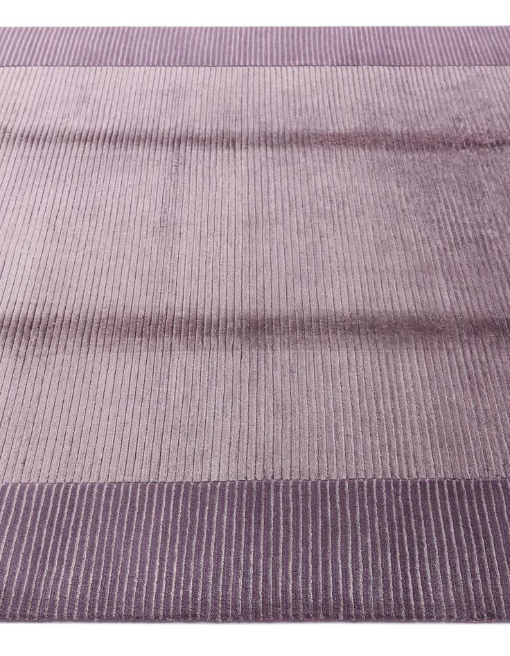 Detail image of 5' 6 x 8' Darya Rug