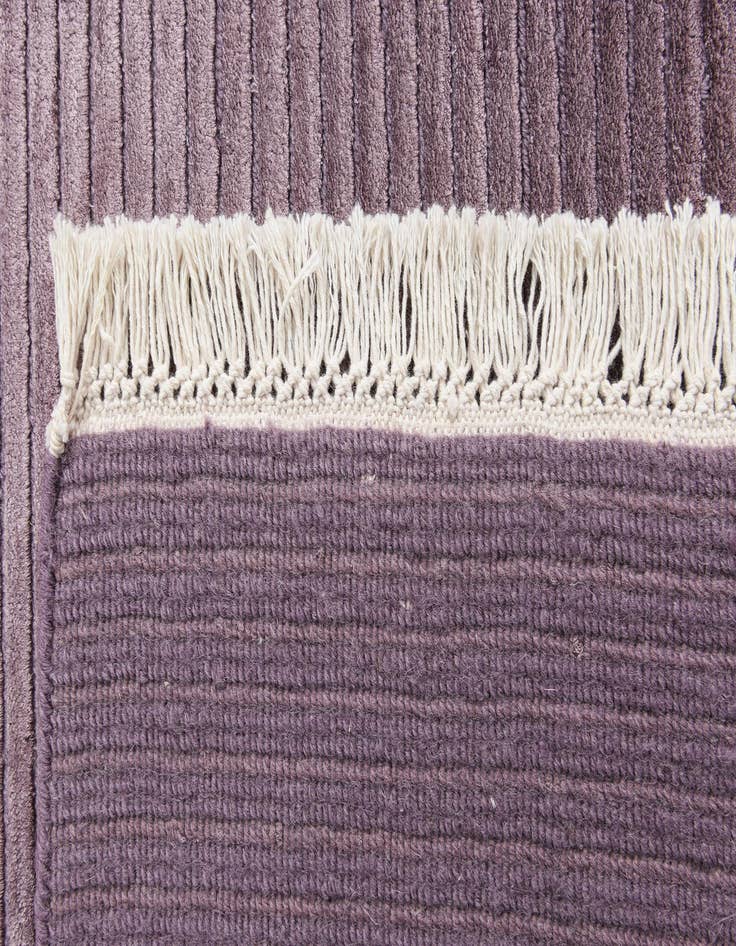 Detail image of 5' 6 x 8' Darya Rug
