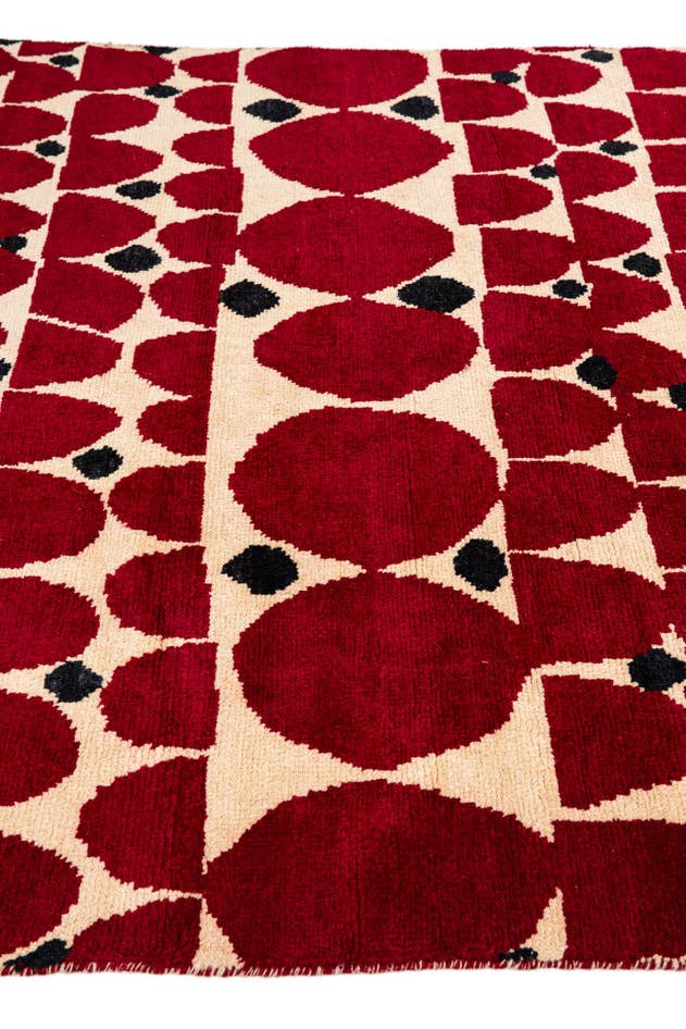 Detail image of 5' 4 x 8' Hand Knotted Darya Wool Rug