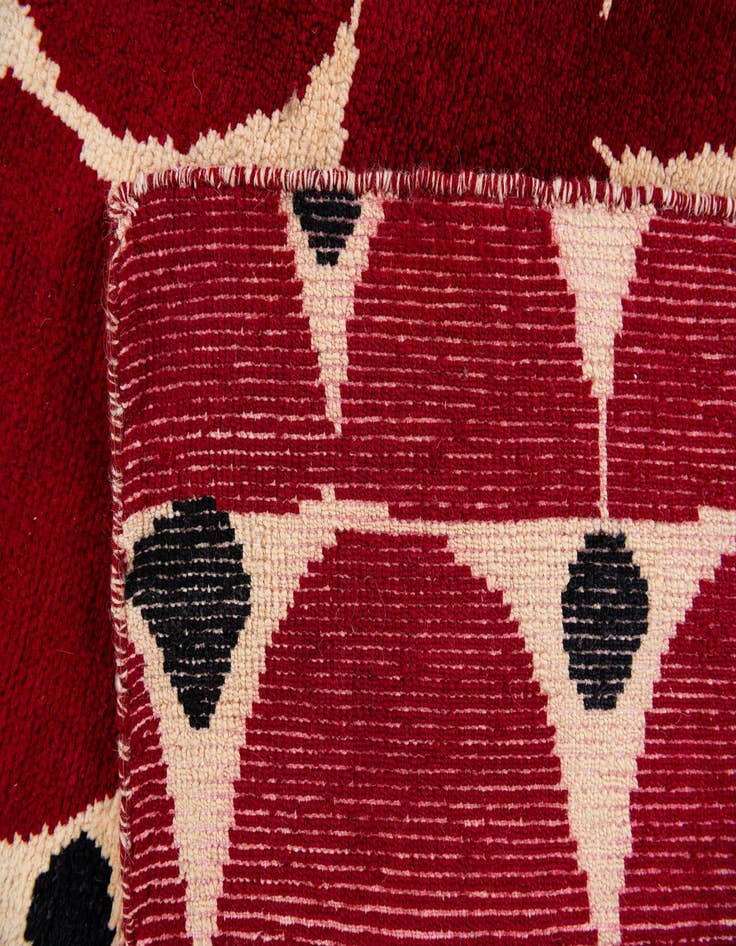 Detail image of 5' 4 x 8'  Hand Knotted Darya Wool Rug