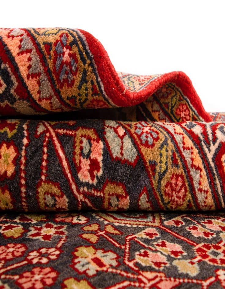 Detail image of 3' 5 x 5' 7 Djosan Rug