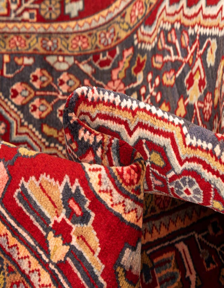 Detail image of 3' 5 x 5' 7 Djosan Rug