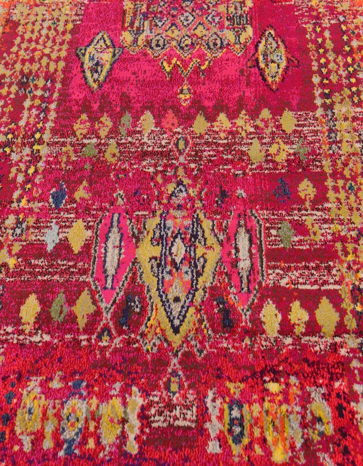 Detail image of 5' 3 x 7' 6 Fleur Rug