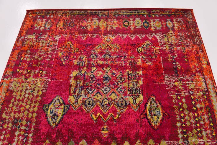Detail image of 5' 3 x 7' 6 Fleur Rug