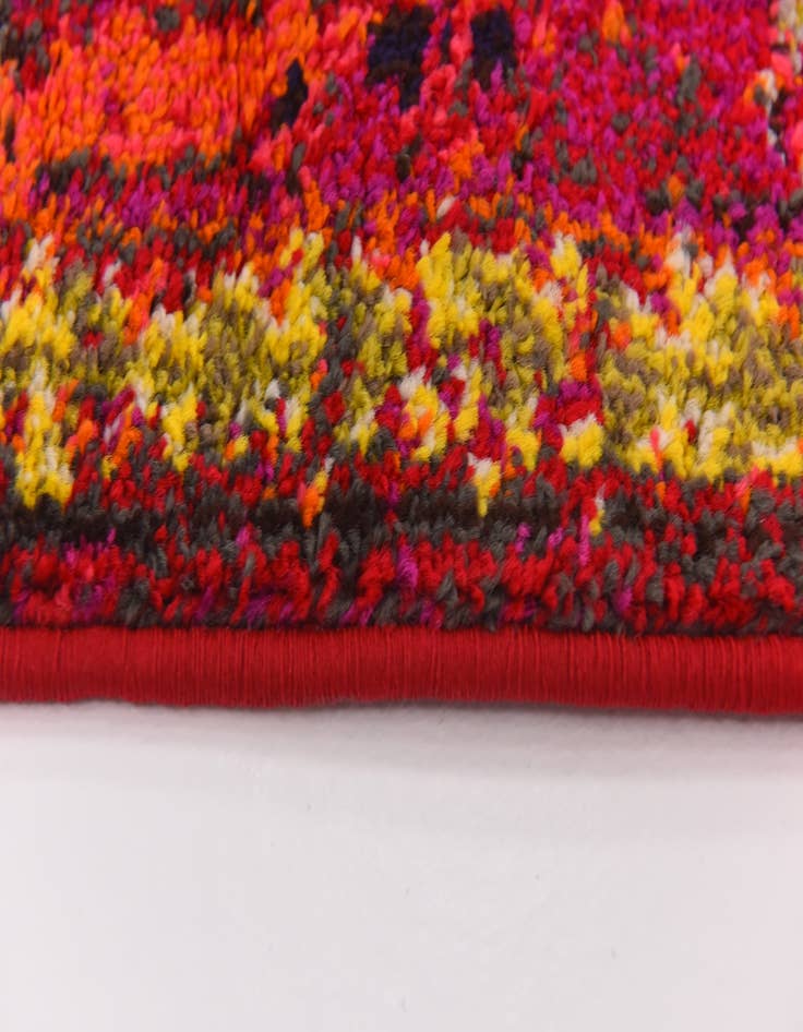 Detail image of 5' 3 x 7' 6 Fleur Rug