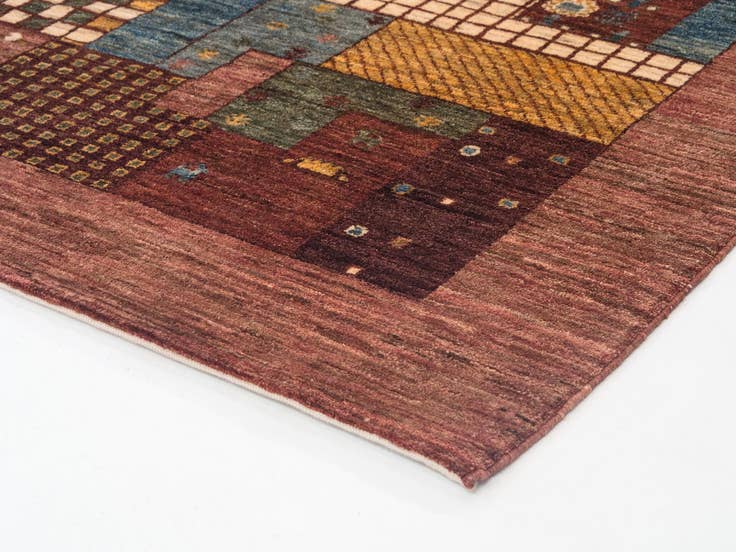 Detail image of 6' 11 x 10' 1 Gabbeh Rug