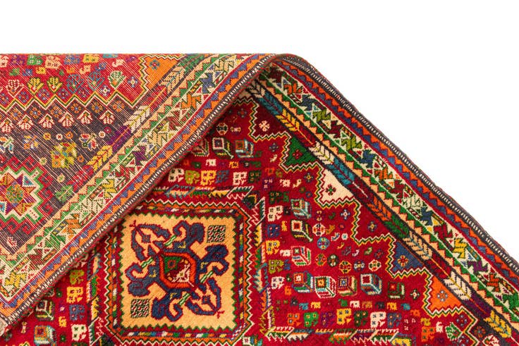 Detail image of 2' 9 x 5' 4 Ghashghai Rug