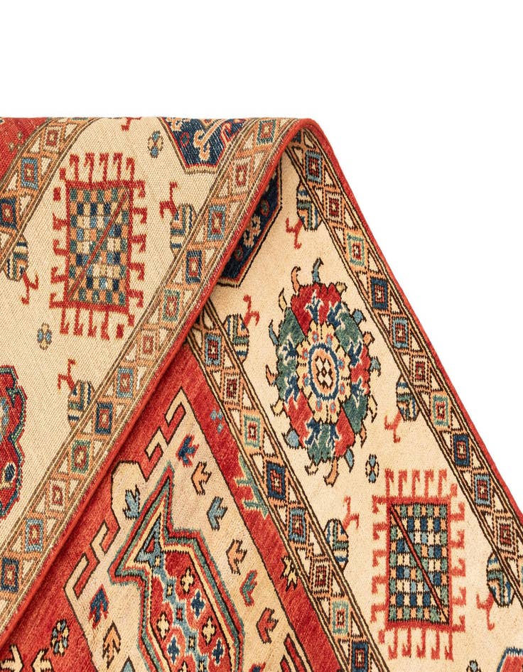 Detail image of 8' x 11' 4 Ghazni Diyar Rug