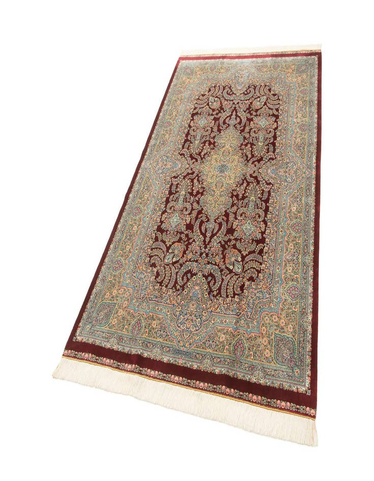 Detail image of 4' 9 x 7' 5 Ghom Design Rug