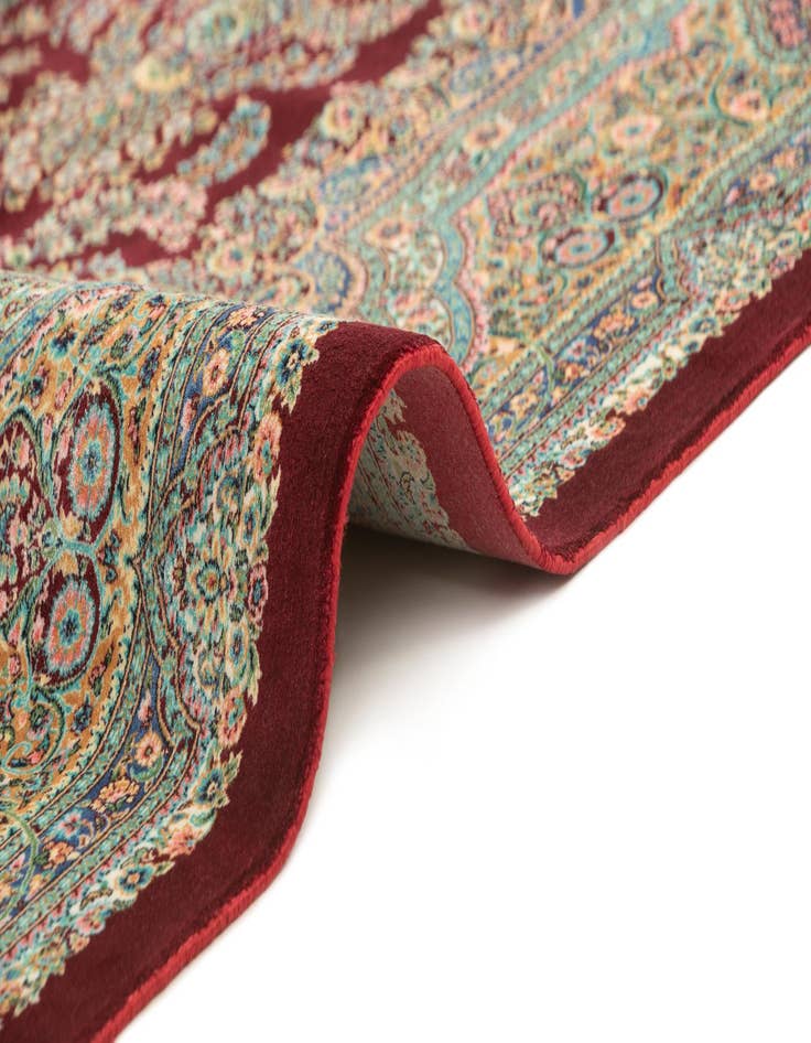 Detail image of 4' 9 x 7' 5 Ghom Design Rug