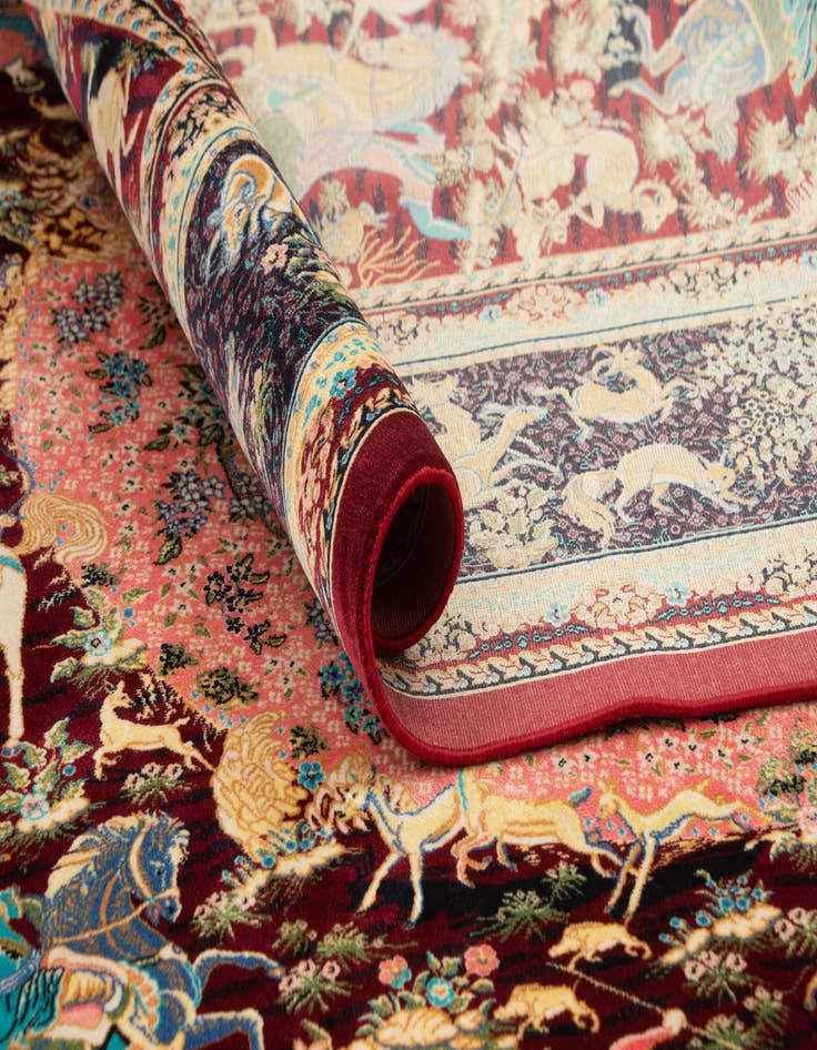 Detail image of 4' 5 x 6' 4 Ghom Design Rug