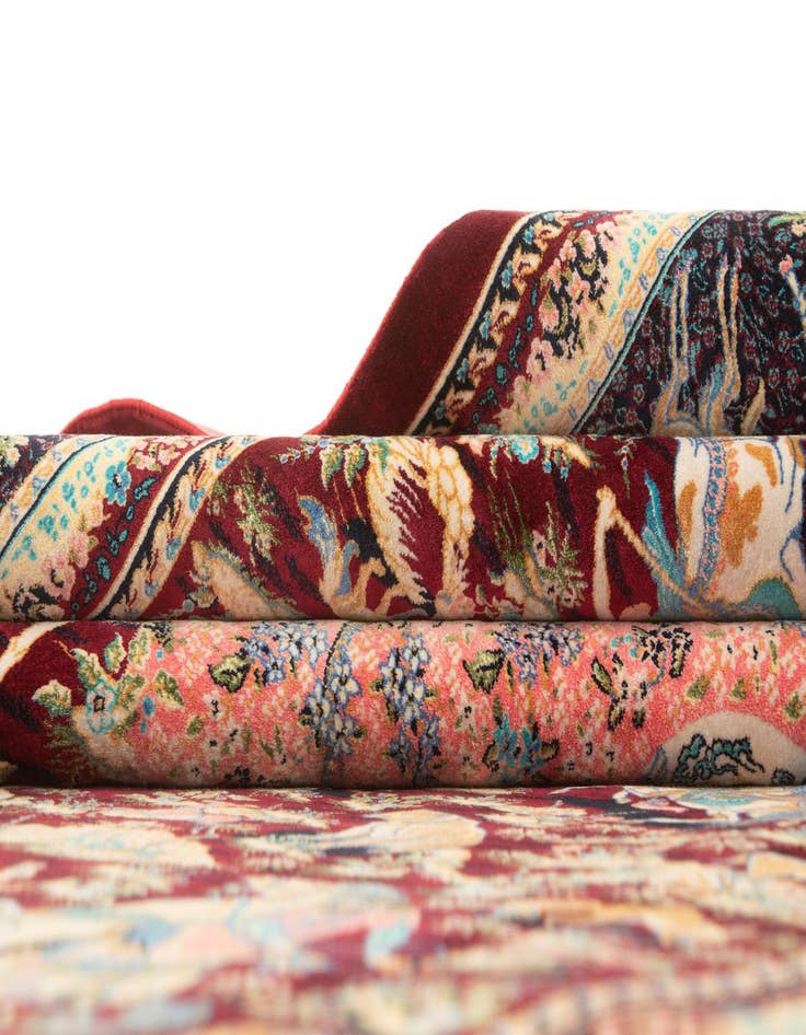 Detail image of 4' 5 x 6' 4 Ghom Design Rug