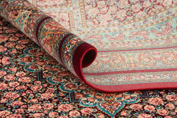 Detail image of 3' 3 x 4' 9 Ghom Design Rug