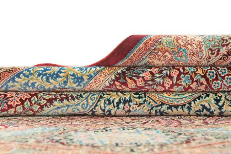 Detail image of 4' 4 x 6' 4 Ghom Design Rug