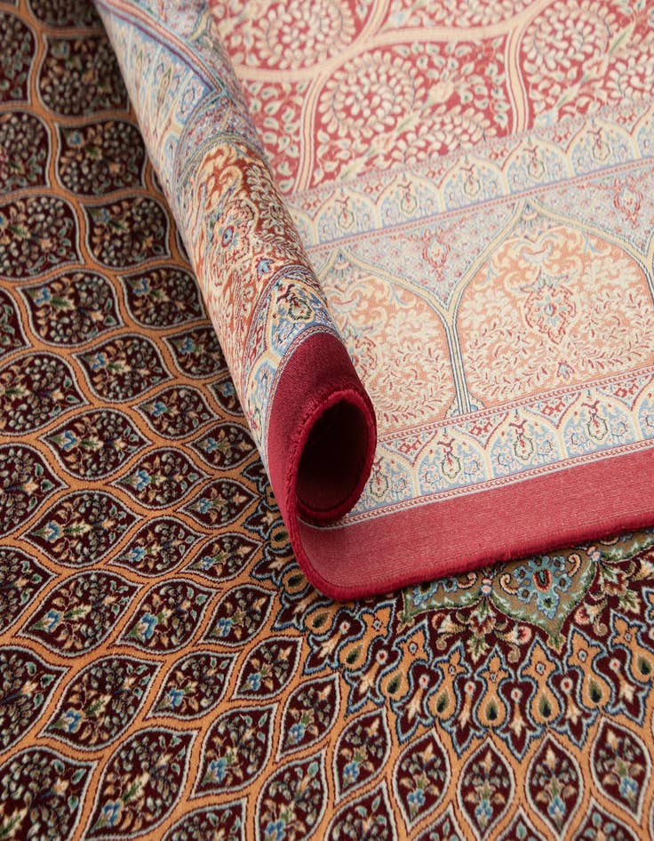 Detail image of 4' 9 x 7' 5 Ghom Design Rug