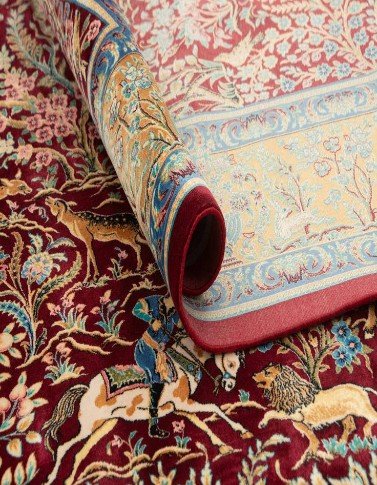 Detail image of 4' 4 x 6' 5 Ghom Design Rug