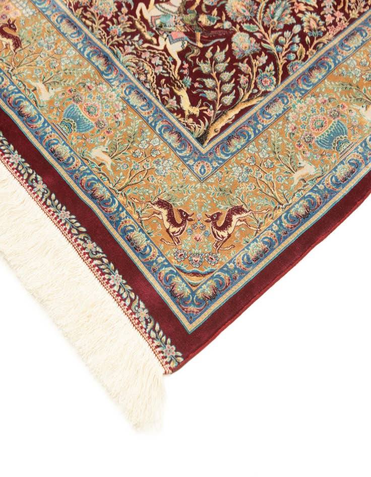 Detail image of 4' 4 x 6' 5 Ghom Design Rug