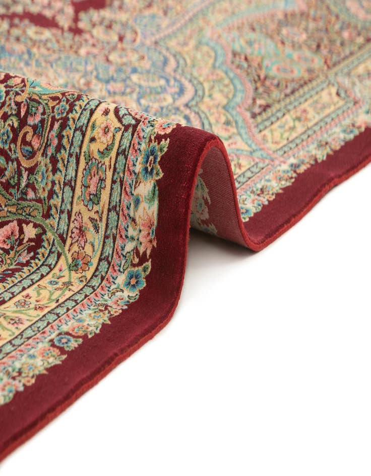 Detail image of 6' 6 x 9' 7 Ghom Design Rug