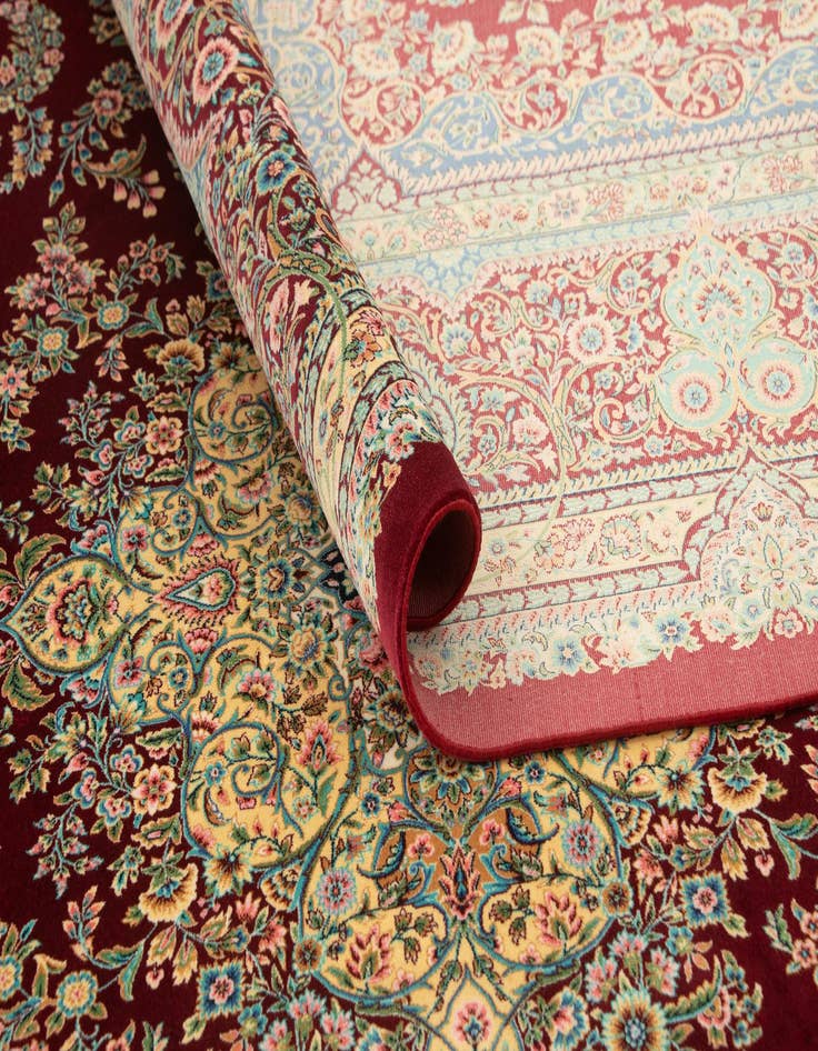 Detail image of 6' 6 x 9' 7 Ghom Design Rug